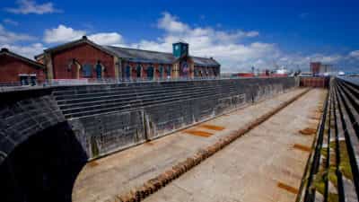 Titanics Distillers at Thompson Dock Logo